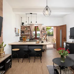 https://apartments-ingrid-pula.in-istria.net